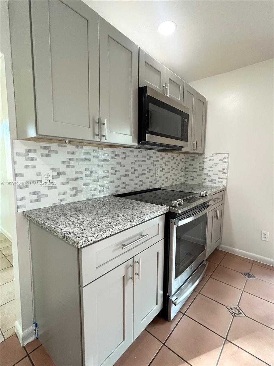Small Image of 6452 ROYAL PALM BEACH BLVD, West Palm Beach Number 14