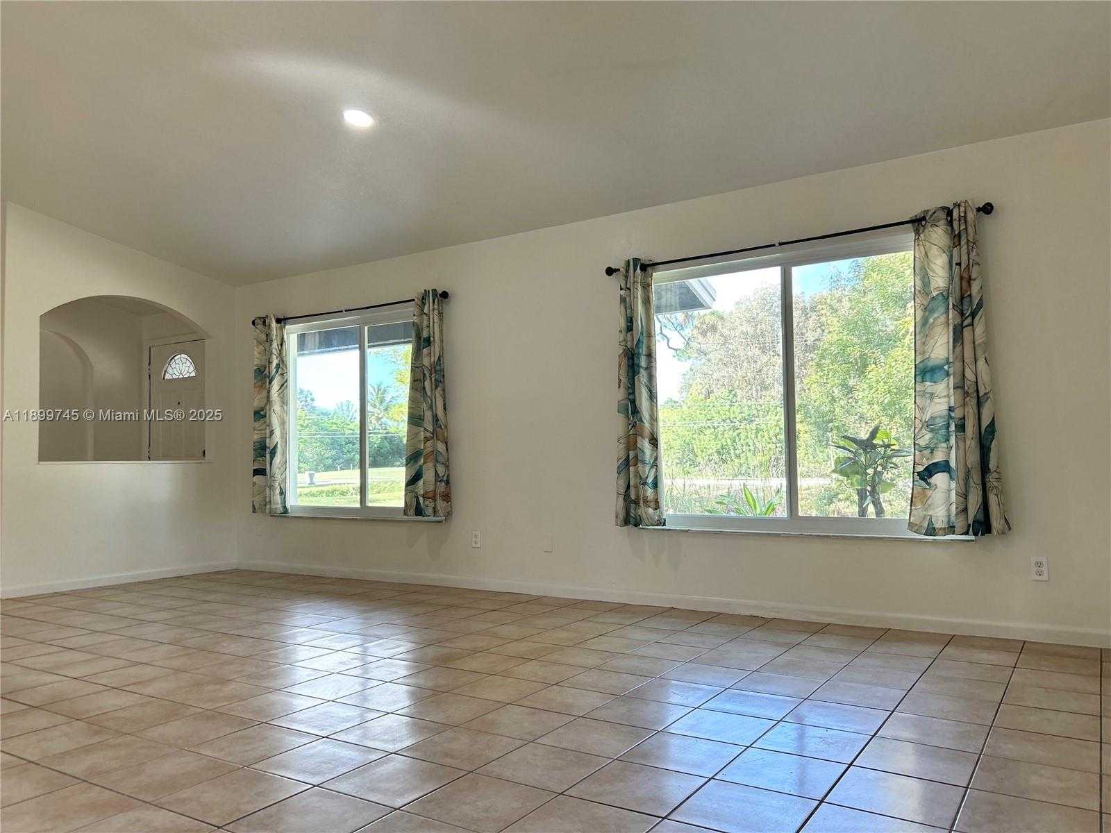 Small Image of 6452 ROYAL PALM BEACH BLVD, West Palm Beach Number 15