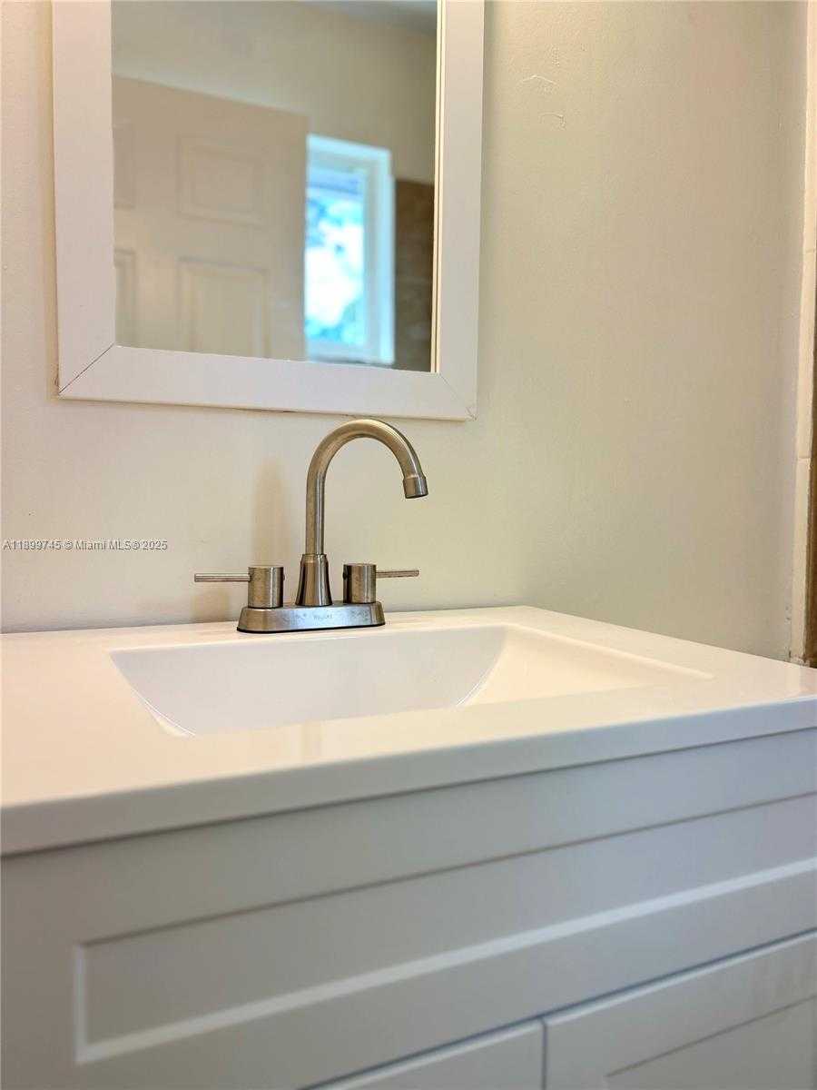 Small Image of 6452 ROYAL PALM BEACH BLVD, West Palm Beach Number 20