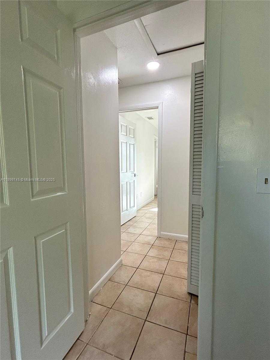 Small Image of 6452 ROYAL PALM BEACH BLVD, West Palm Beach Number 23