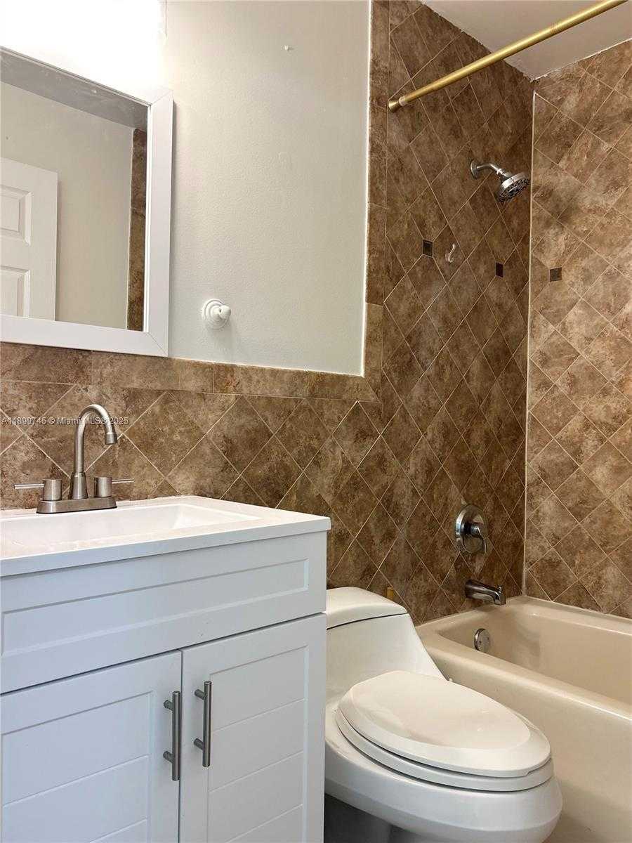 Small Image of 6452 ROYAL PALM BEACH BLVD, West Palm Beach Number 24