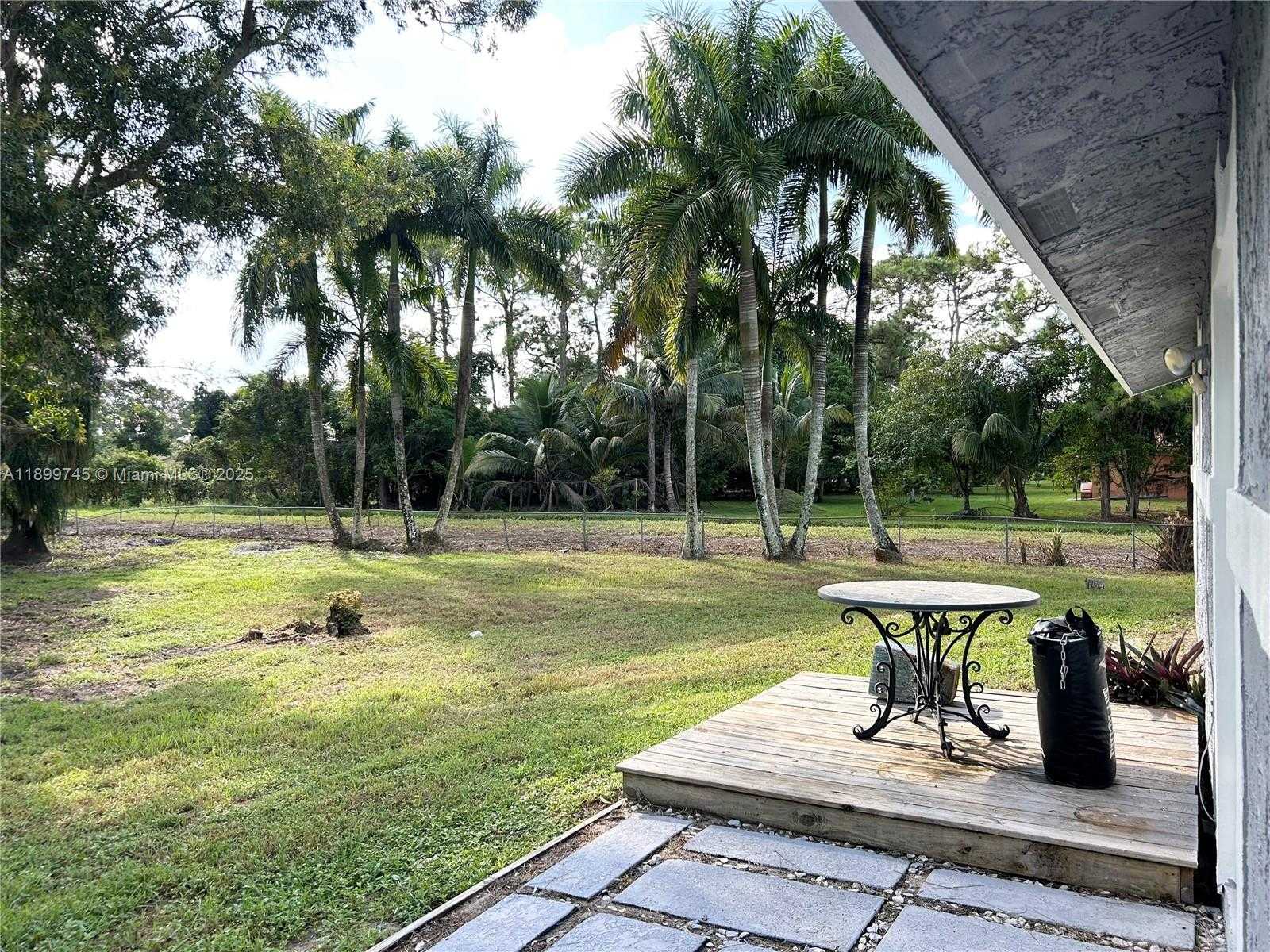 Small Image of 6452 ROYAL PALM BEACH BLVD, West Palm Beach Number 34