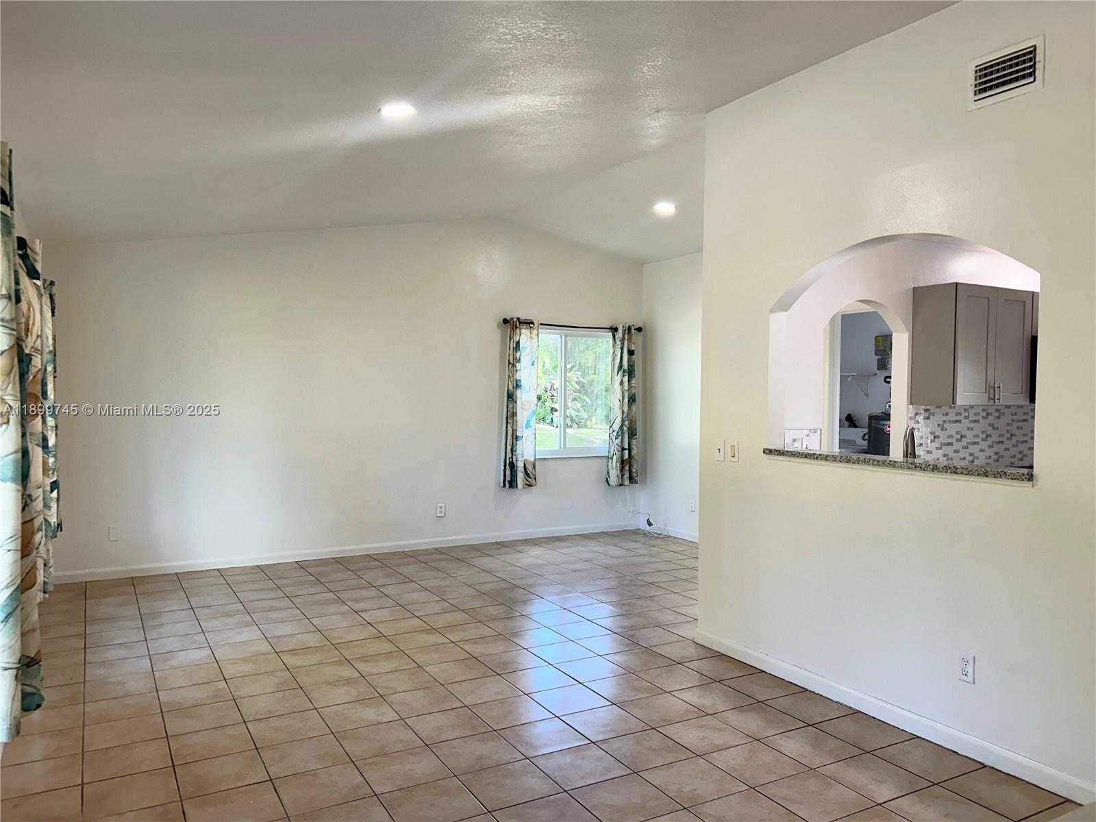 Small Image of 6452 ROYAL PALM BEACH BLVD, West Palm Beach Number 7