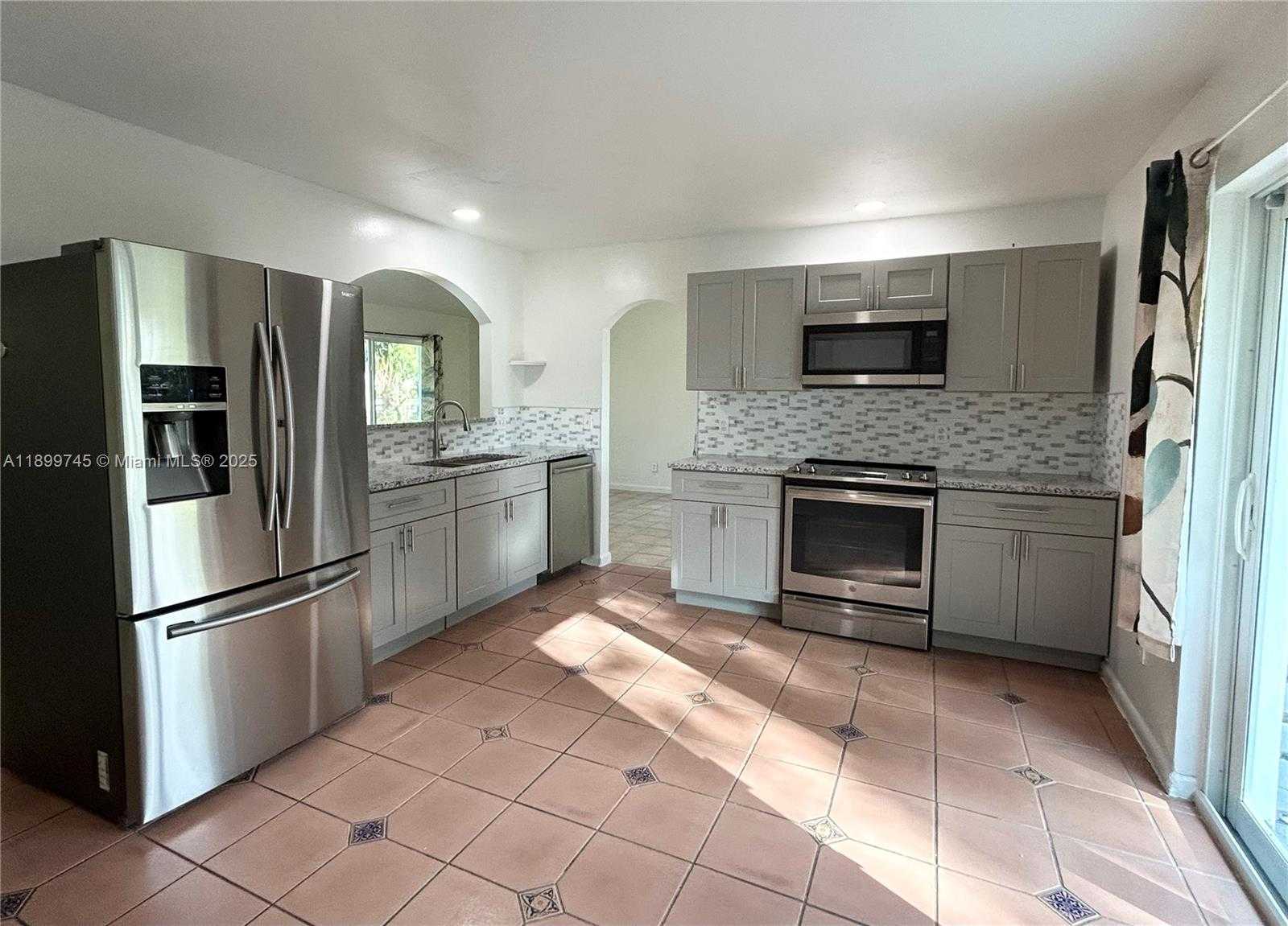 Small Image of 6452 ROYAL PALM BEACH BLVD, West Palm Beach Number 8