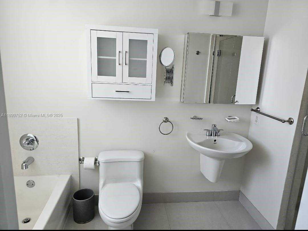 Small Image of 60 SOUTH WEST 13 ST #1900, Miami Number 18