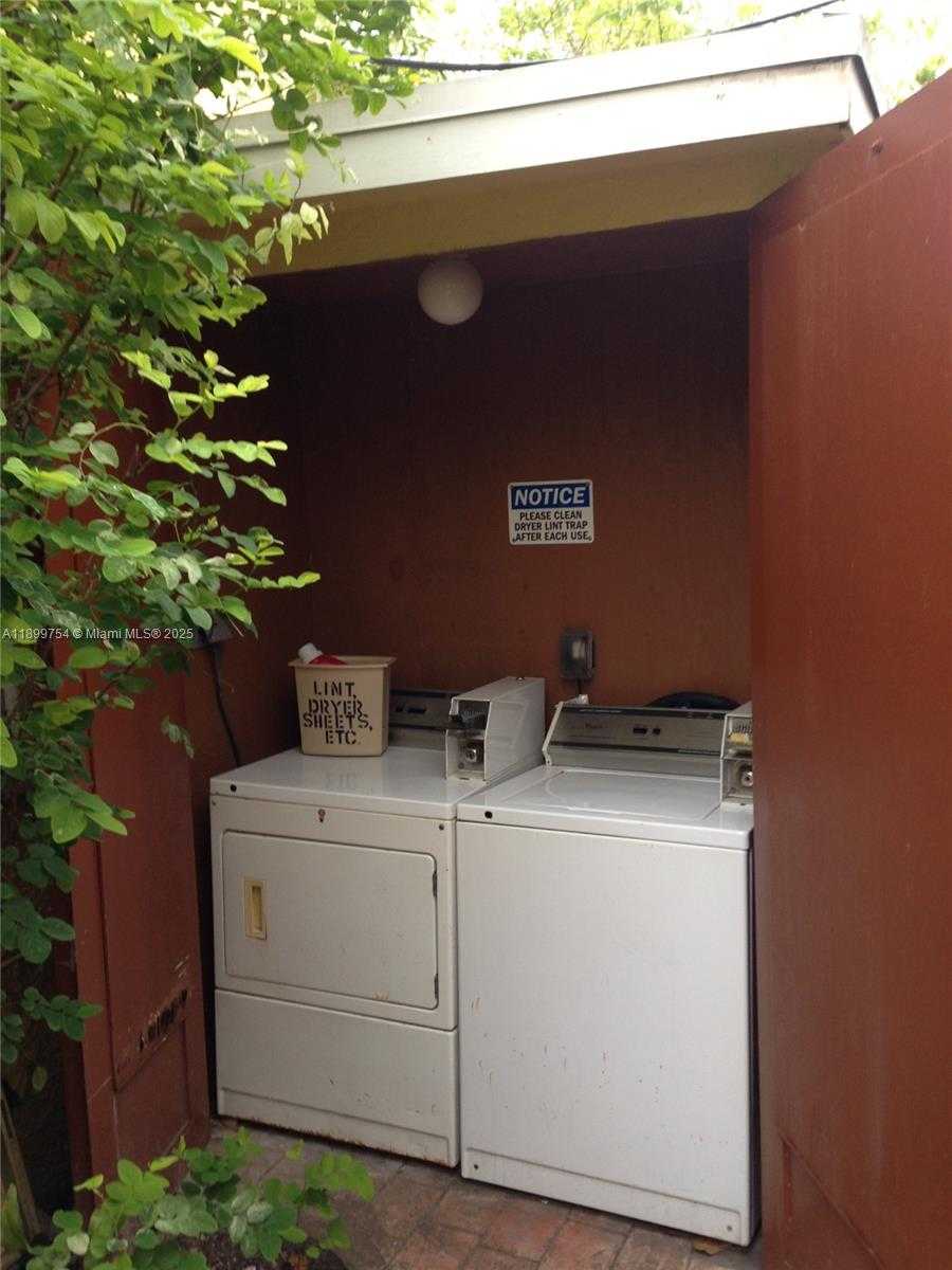 Small Image of 712 SOUTH WEST 56 AV #3, Coral Gables Number 6