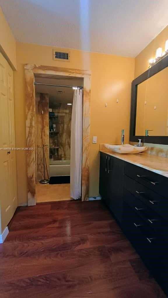 Small Image of 19999 EAST COUNTRY CLUB DR #1302, Aventura Number 13