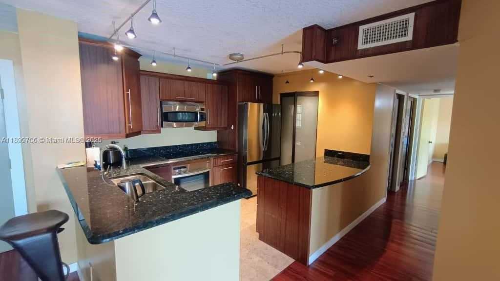 Small Image of 19999 EAST COUNTRY CLUB DR #1302, Aventura Number 7