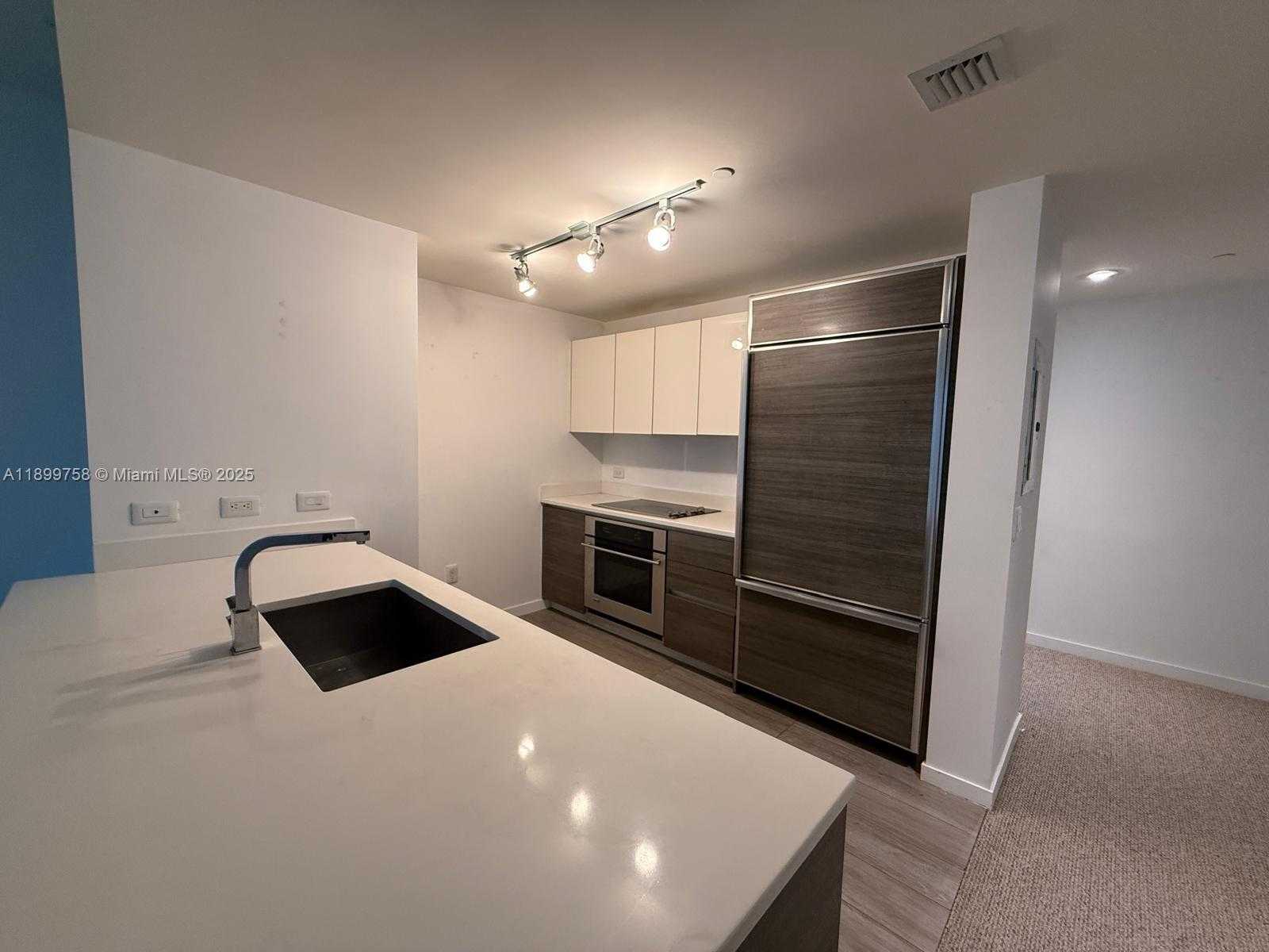 Small Image of 1100 SOUTH MIAMI AVE #2303, Miami Number 3