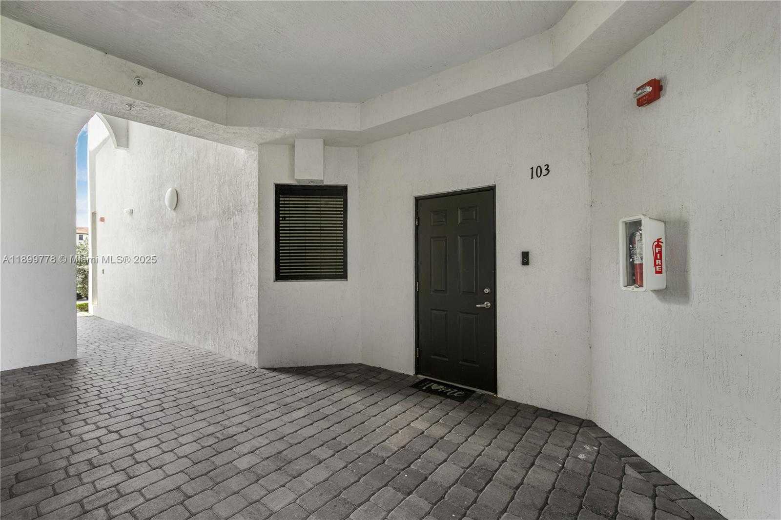 Small Image of 15500 SOUTH WEST 136TH ST #103, Miami Number 19