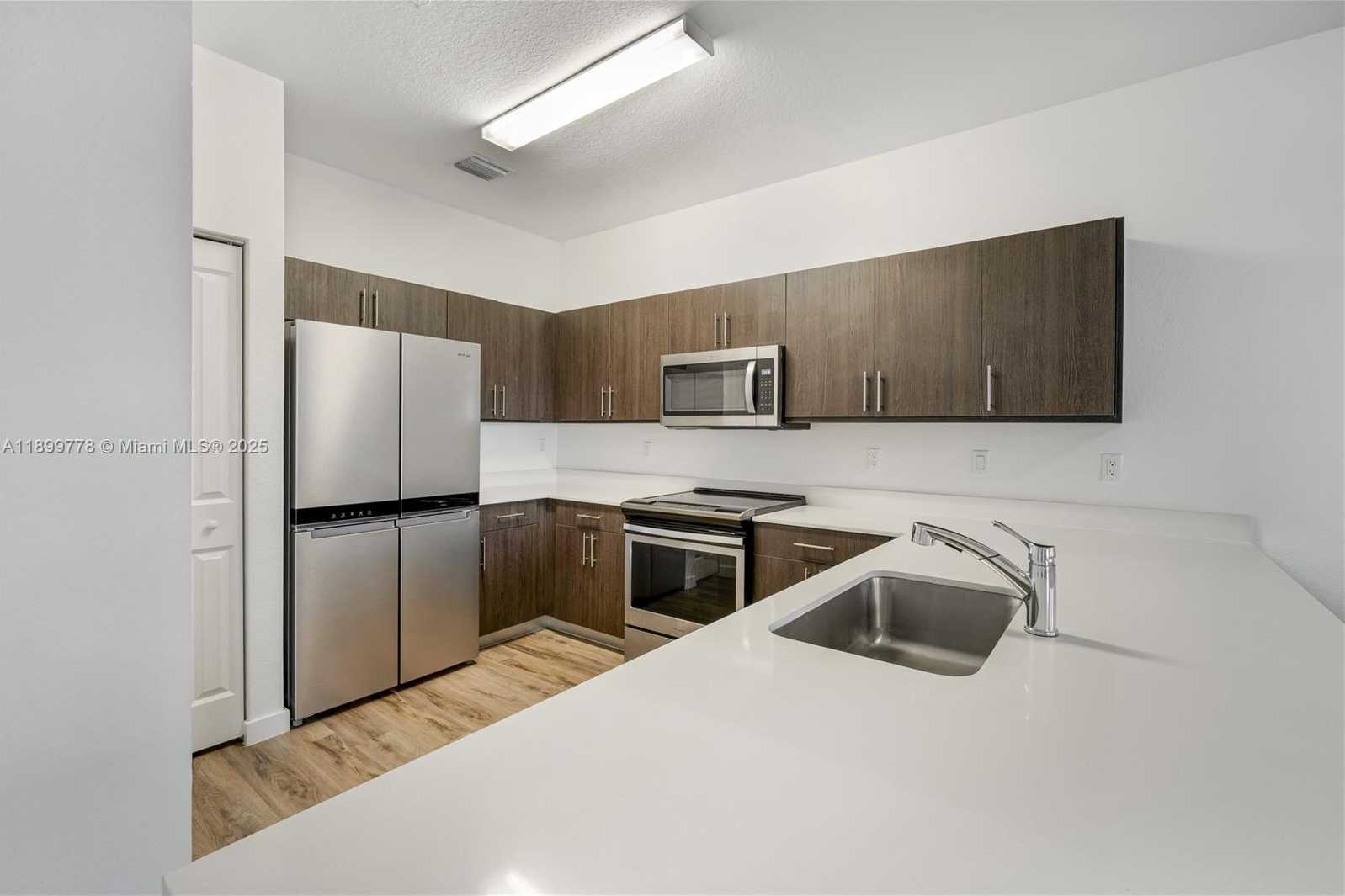 Small Image of 15500 SOUTH WEST 136TH ST #103, Miami Number 5