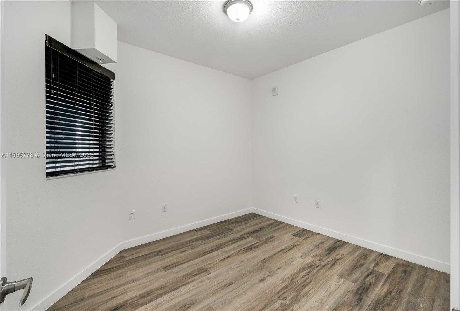 Small Image of 15500 SOUTH WEST 136TH ST #103, Miami Number 8