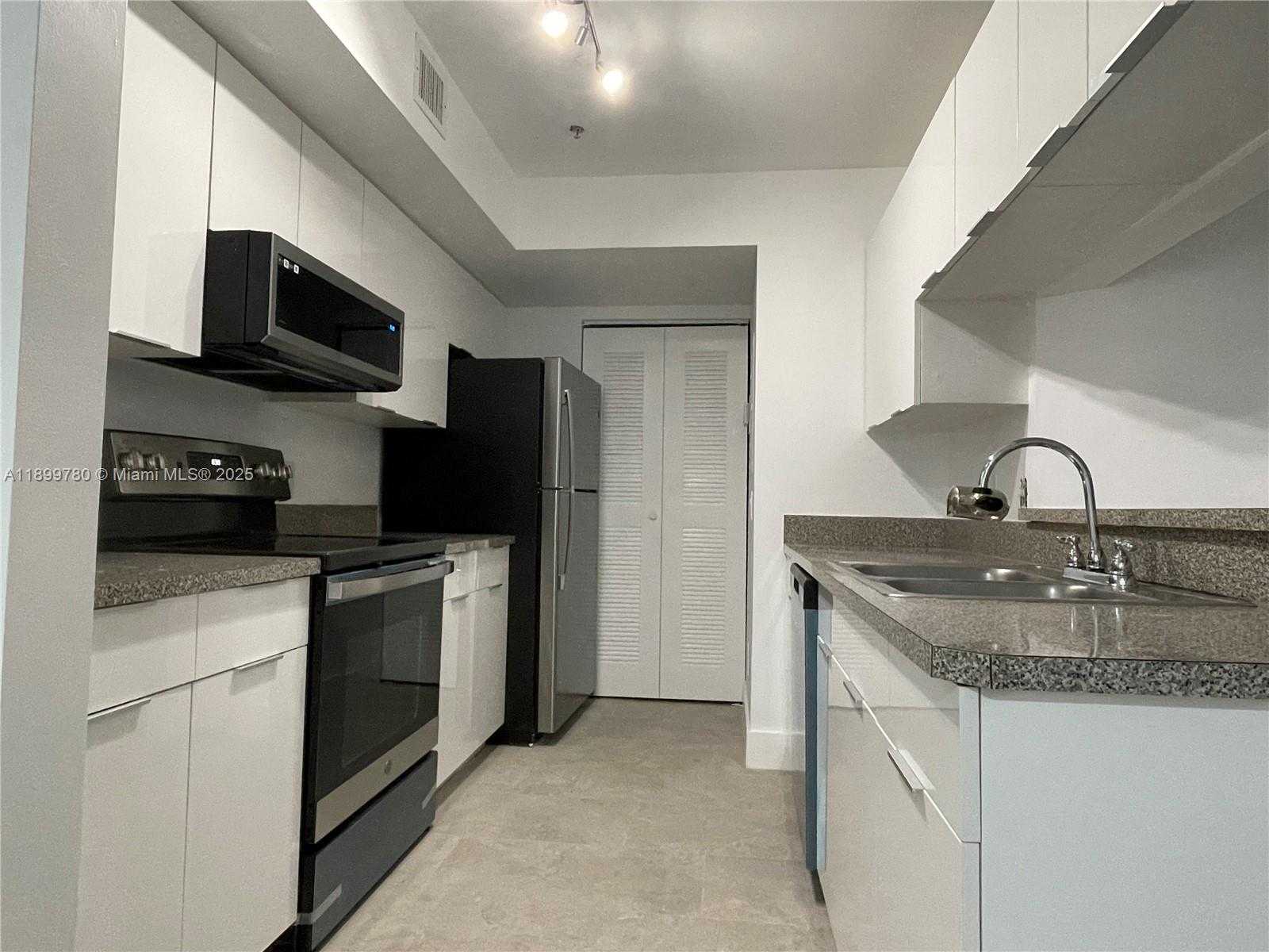 Small Image of 430 SOUTH PARK RD #3-110, Hollywood Number 3