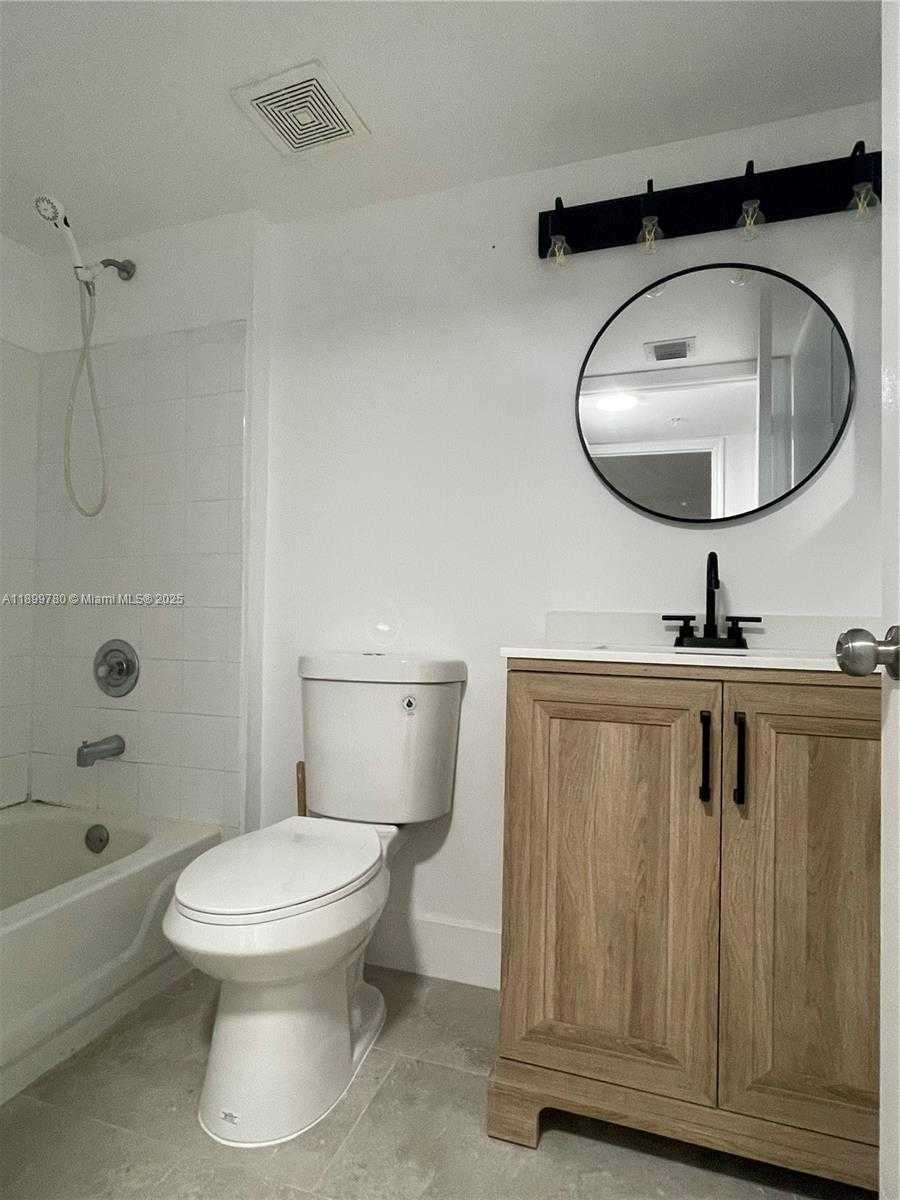 Small Image of 430 SOUTH PARK RD #3-110, Hollywood Number 5