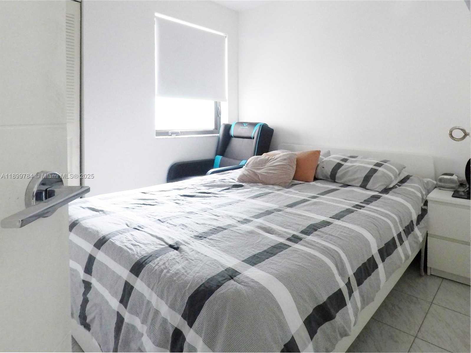 Small Image of 19823 SOUTH WEST 123RD PL, Miami Number 13