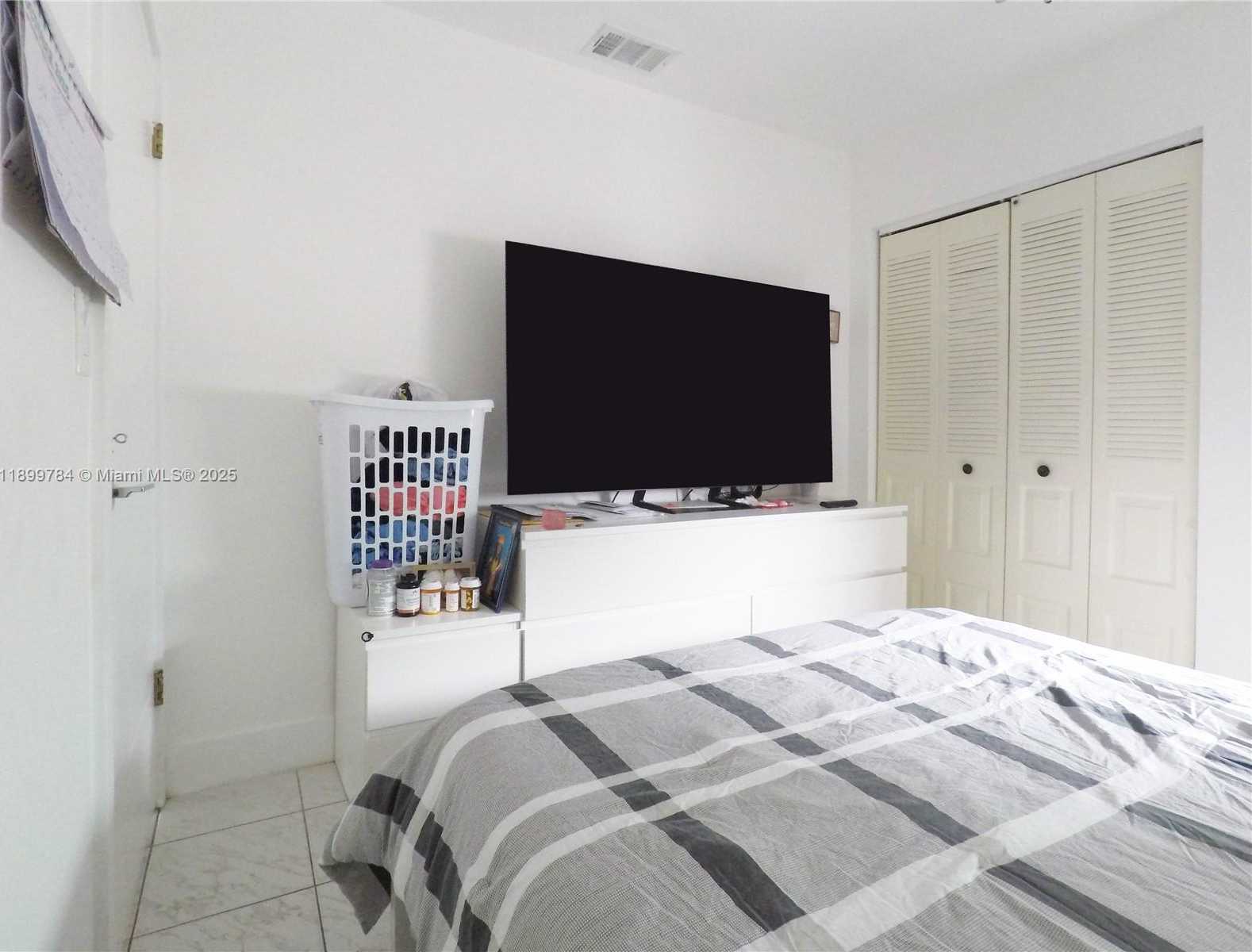 Small Image of 19823 SOUTH WEST 123RD PL, Miami Number 14