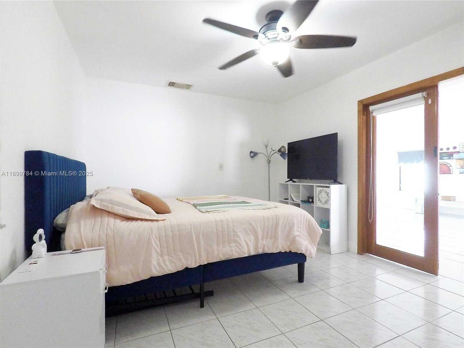 Small Image of 19823 SOUTH WEST 123RD PL, Miami Number 17