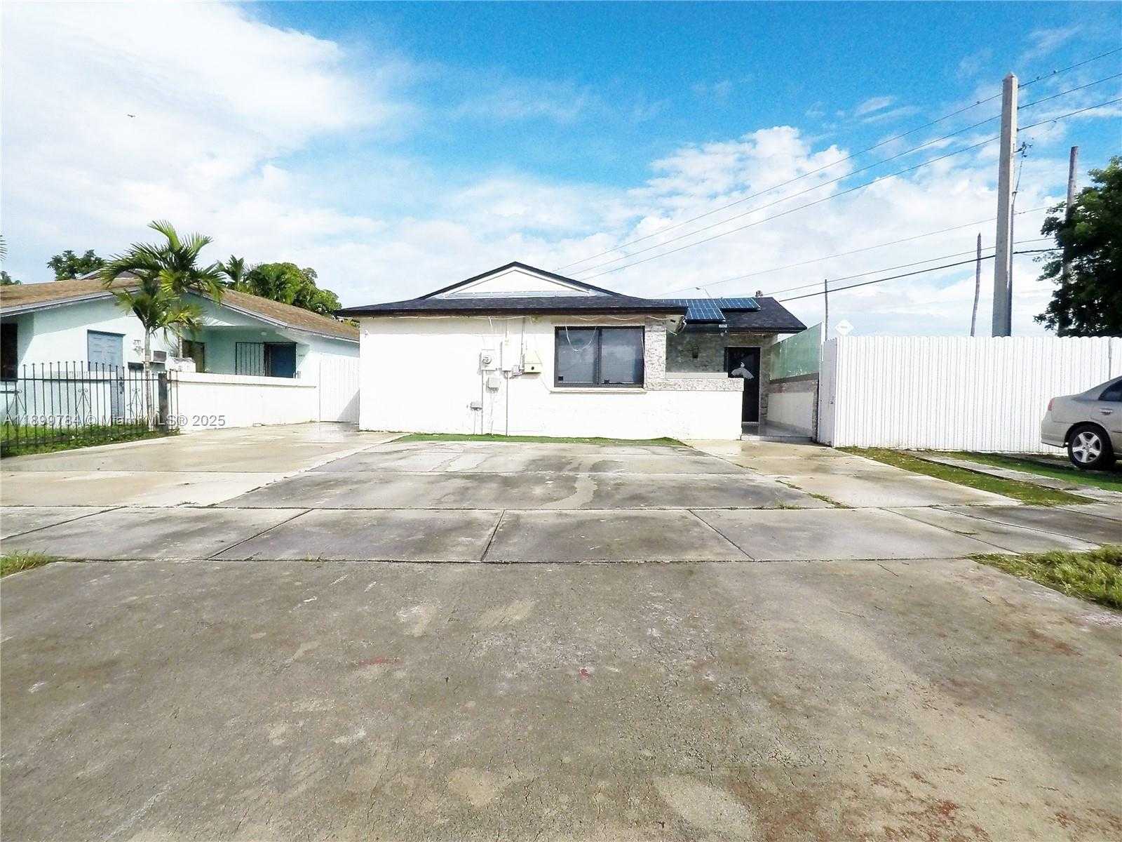 Small Image of 19823 SOUTH WEST 123RD PL, Miami Number 2