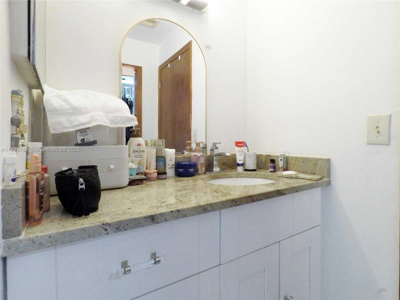 Small Image of 19823 SOUTH WEST 123RD PL, Miami Number 20