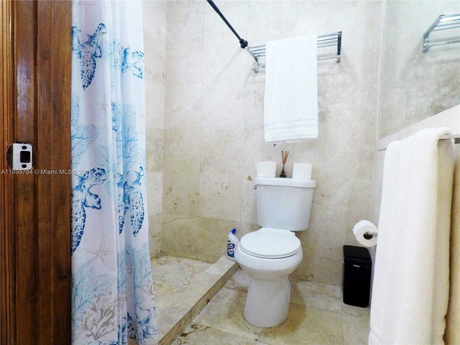 Small Image of 19823 SOUTH WEST 123RD PL, Miami Number 21