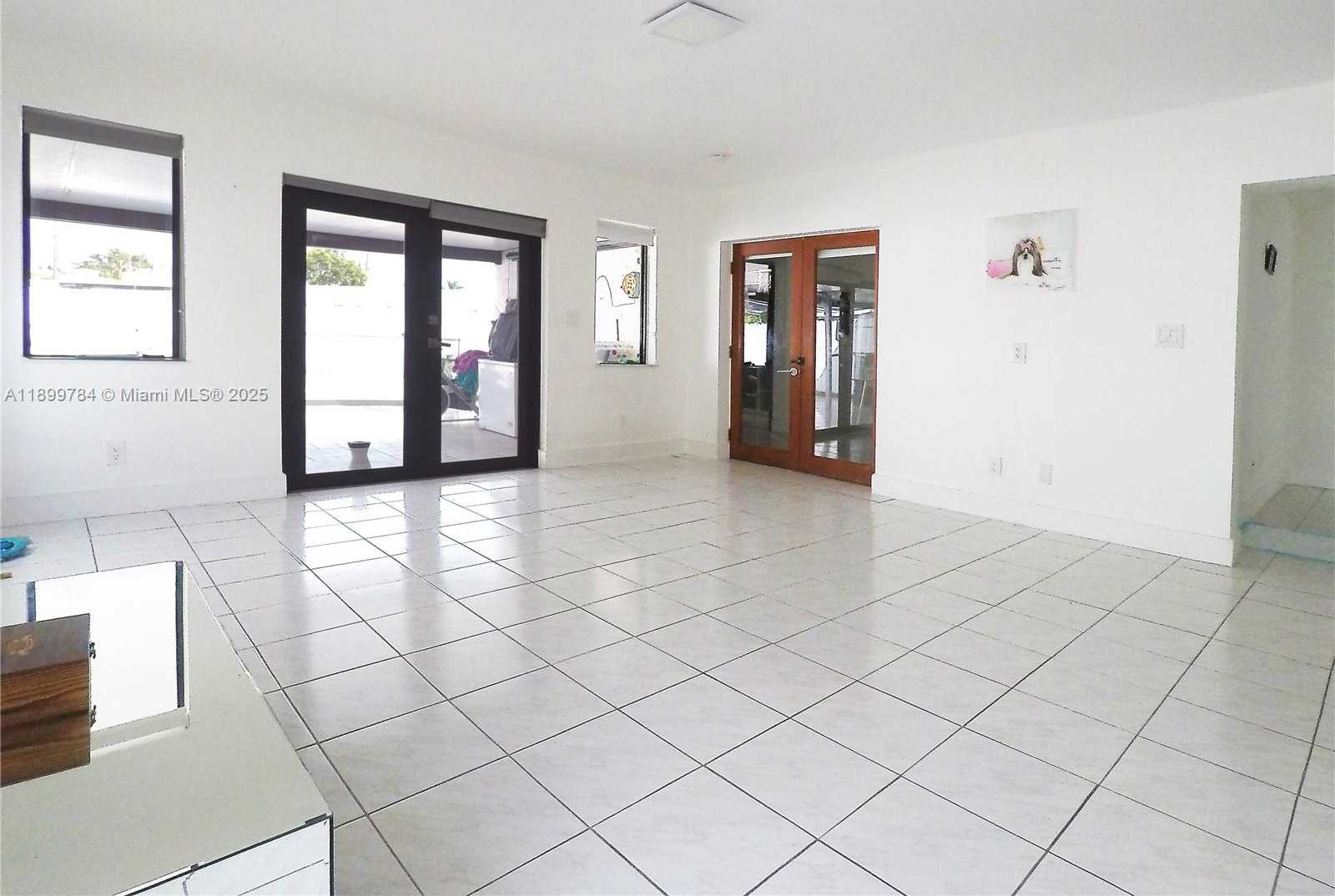 Small Image of 19823 SOUTH WEST 123RD PL, Miami Number 22