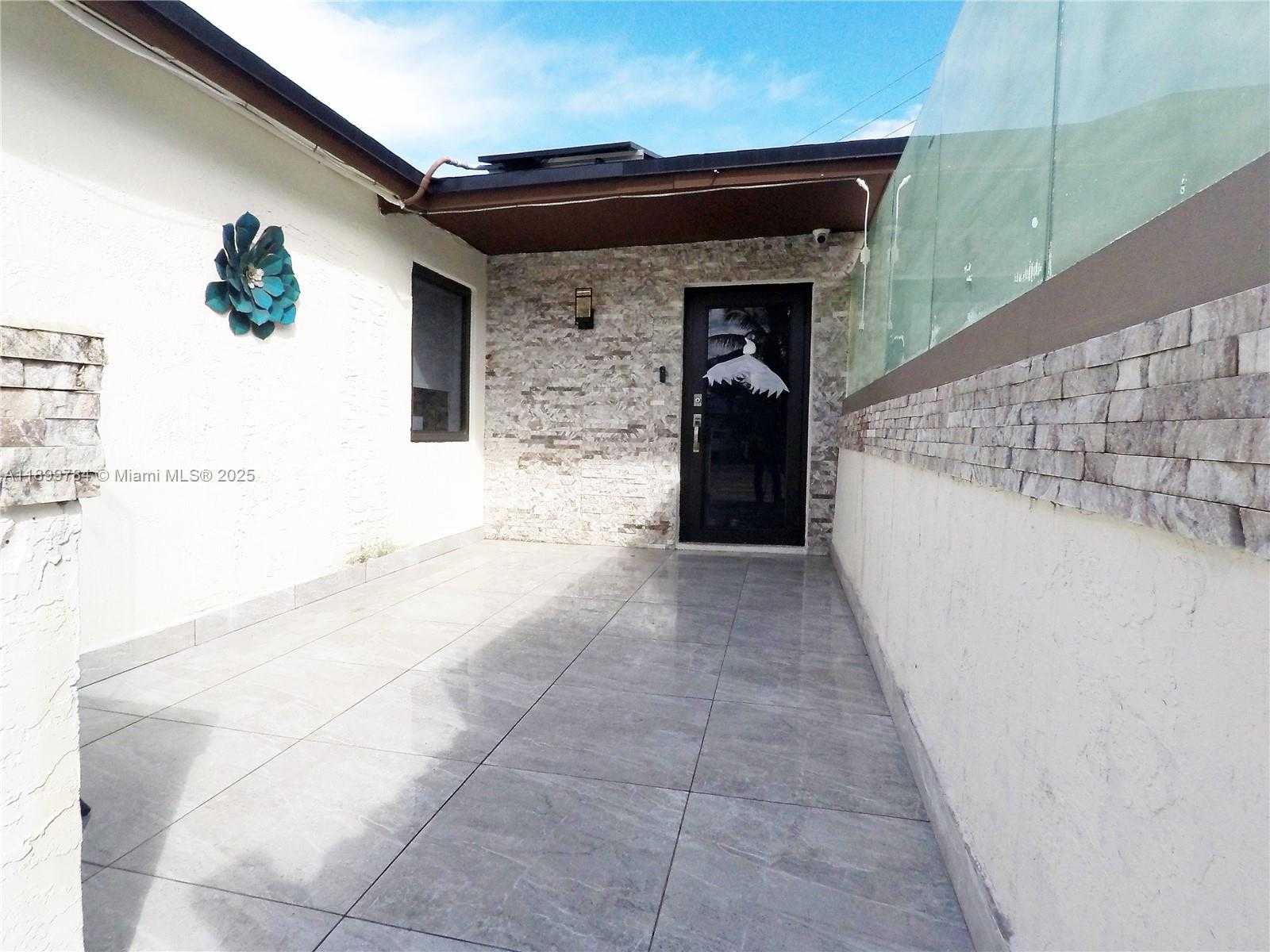 Small Image of 19823 SOUTH WEST 123RD PL, Miami Number 4