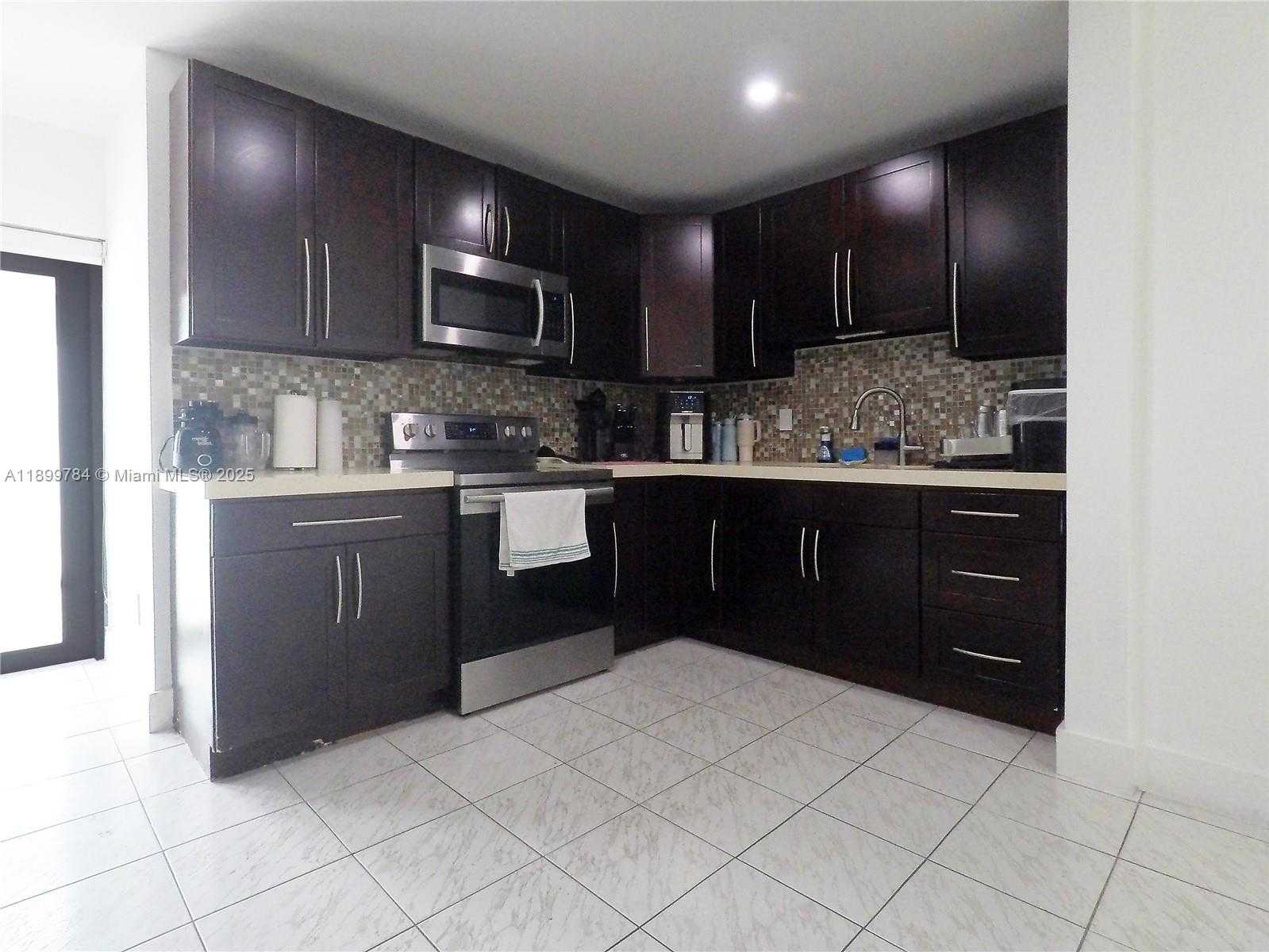 Small Image of 19823 SOUTH WEST 123RD PL, Miami Number 7