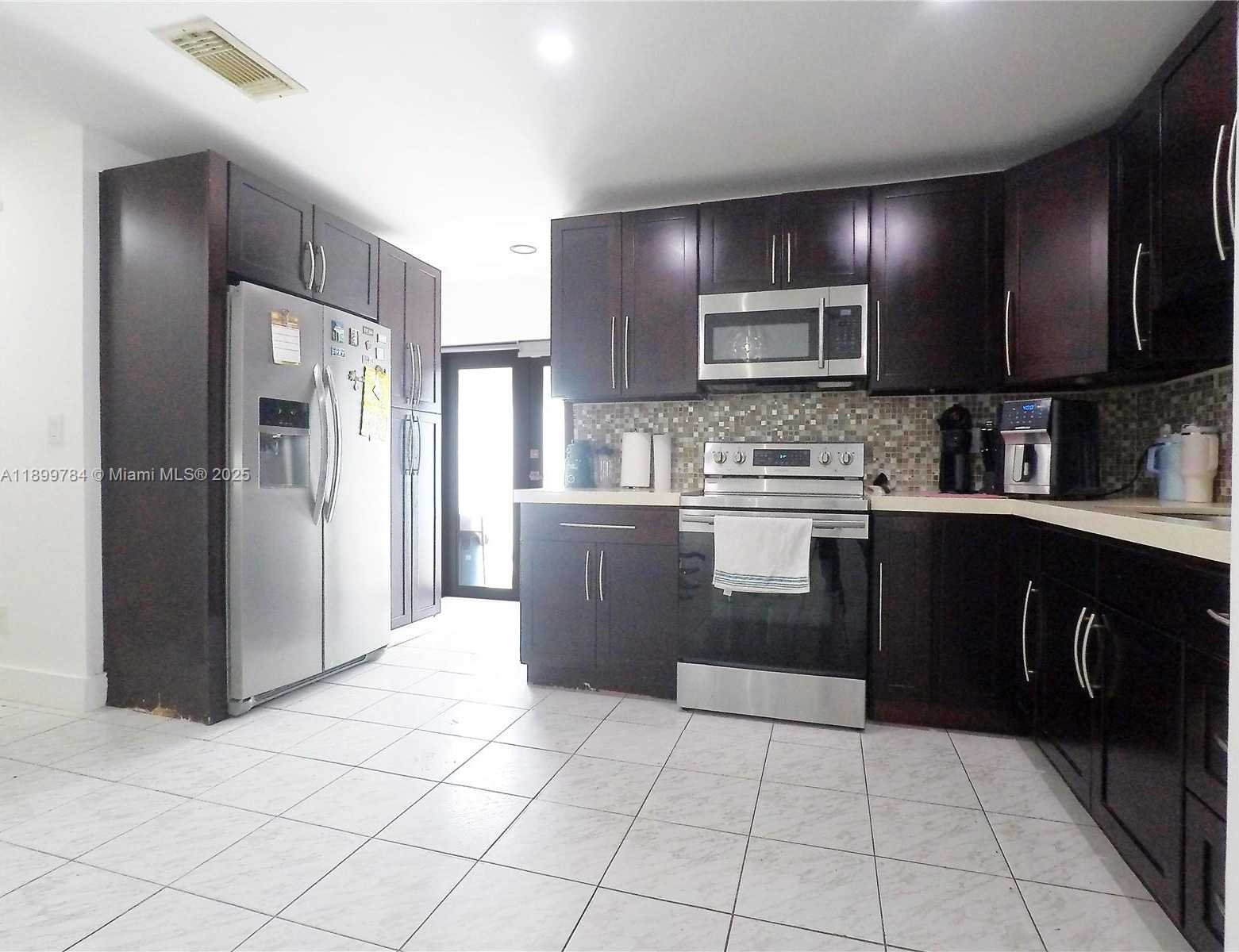 Small Image of 19823 SOUTH WEST 123RD PL, Miami Number 8