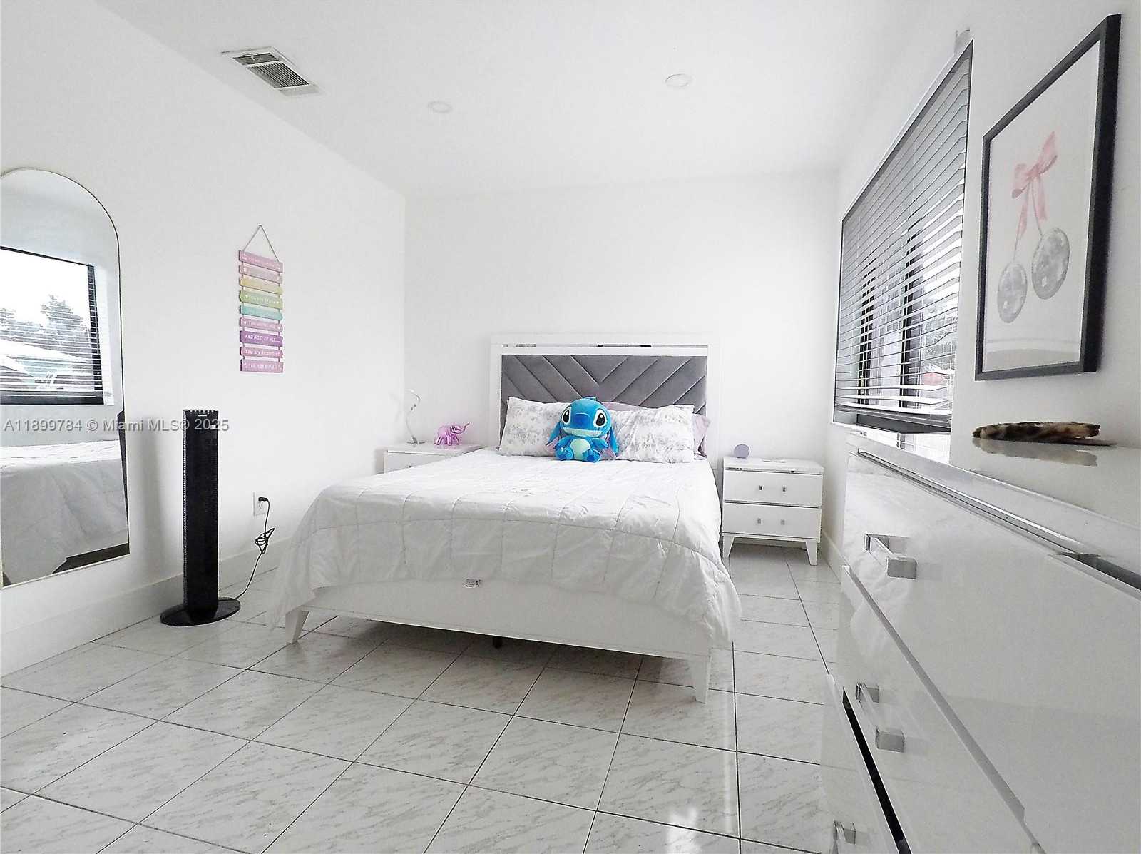 Small Image of 19823 SOUTH WEST 123RD PL, Miami Number 9