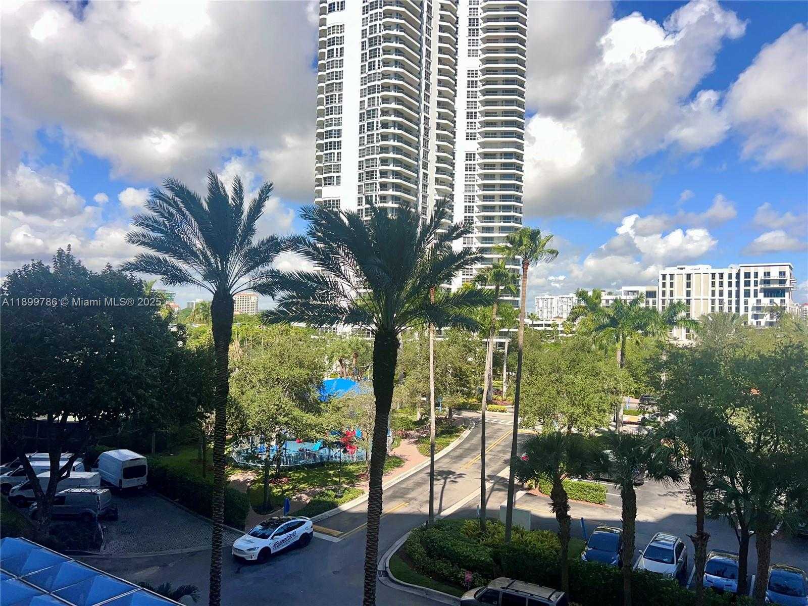 Small Image of 3600 MYSTIC POINTE DR #511, Aventura Number 11