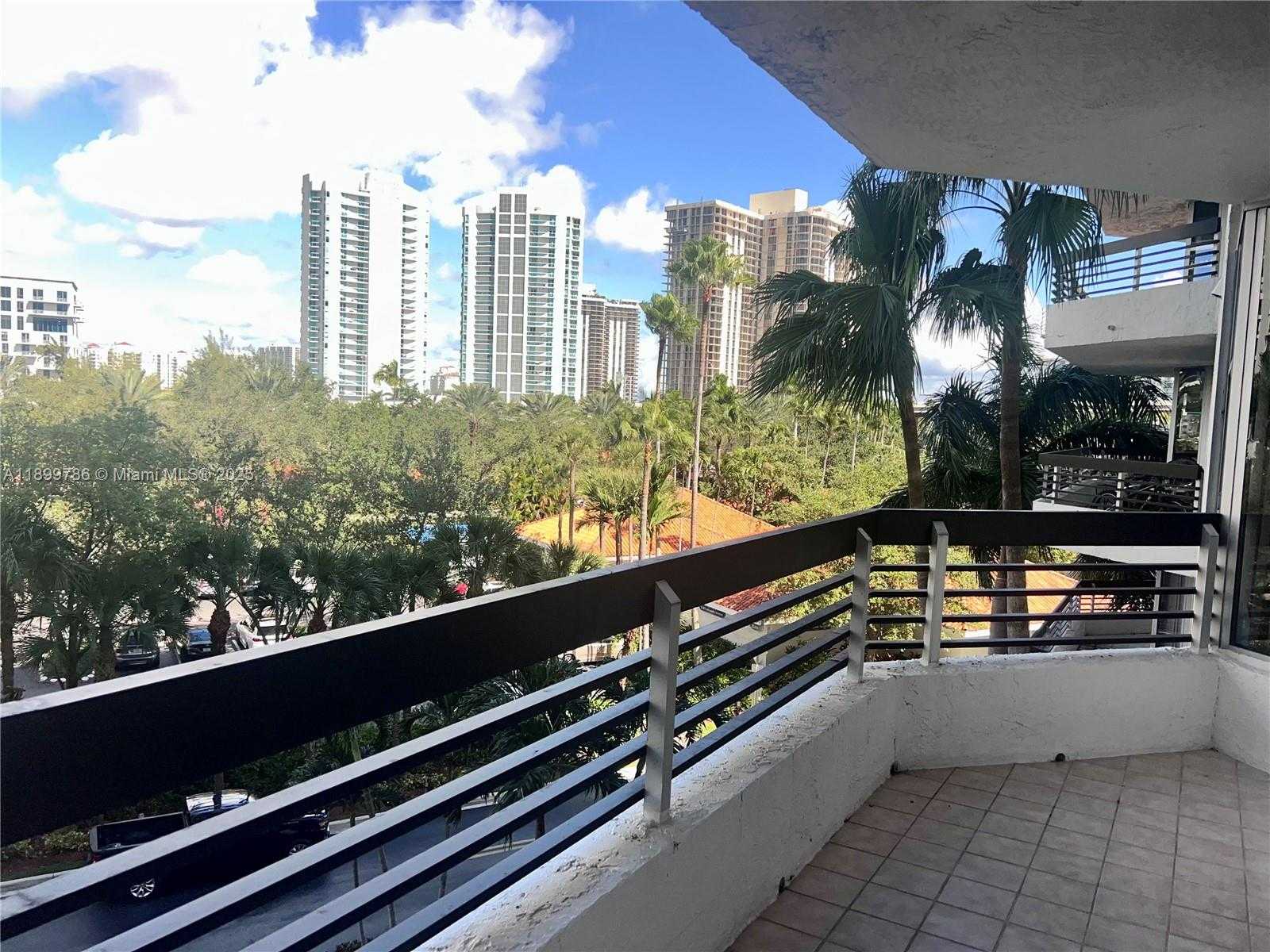 Small Image of 3600 MYSTIC POINTE DR #511, Aventura Number 9