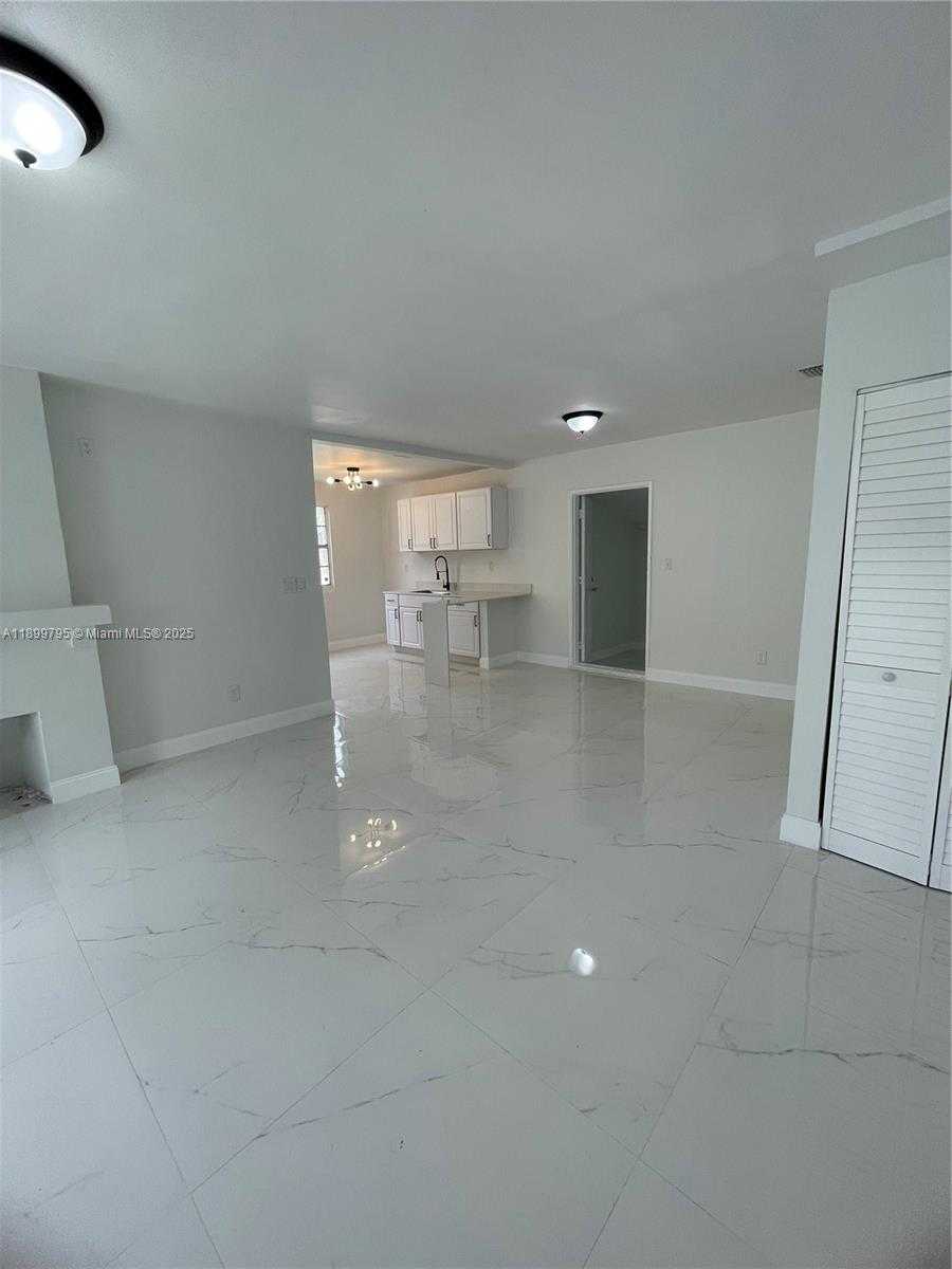 Small Image of 7631 NORTH WEST 4TH AVE, Miami Number 10