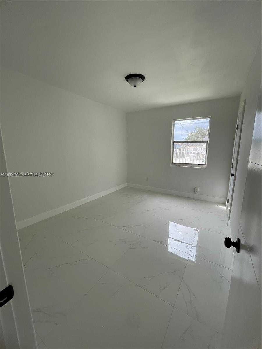 Small Image of 7631 NORTH WEST 4TH AVE, Miami Number 11