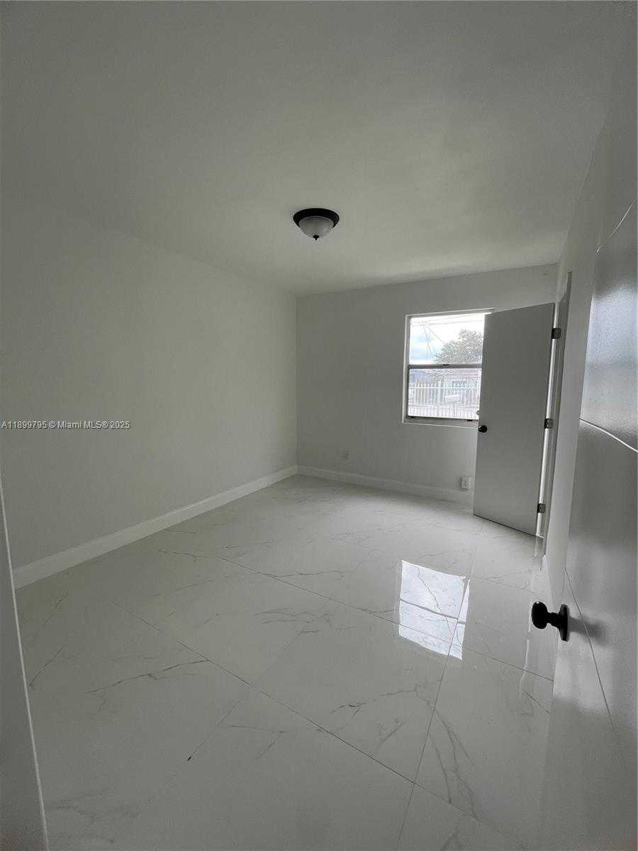 Small Image of 7631 NORTH WEST 4TH AVE, Miami Number 16