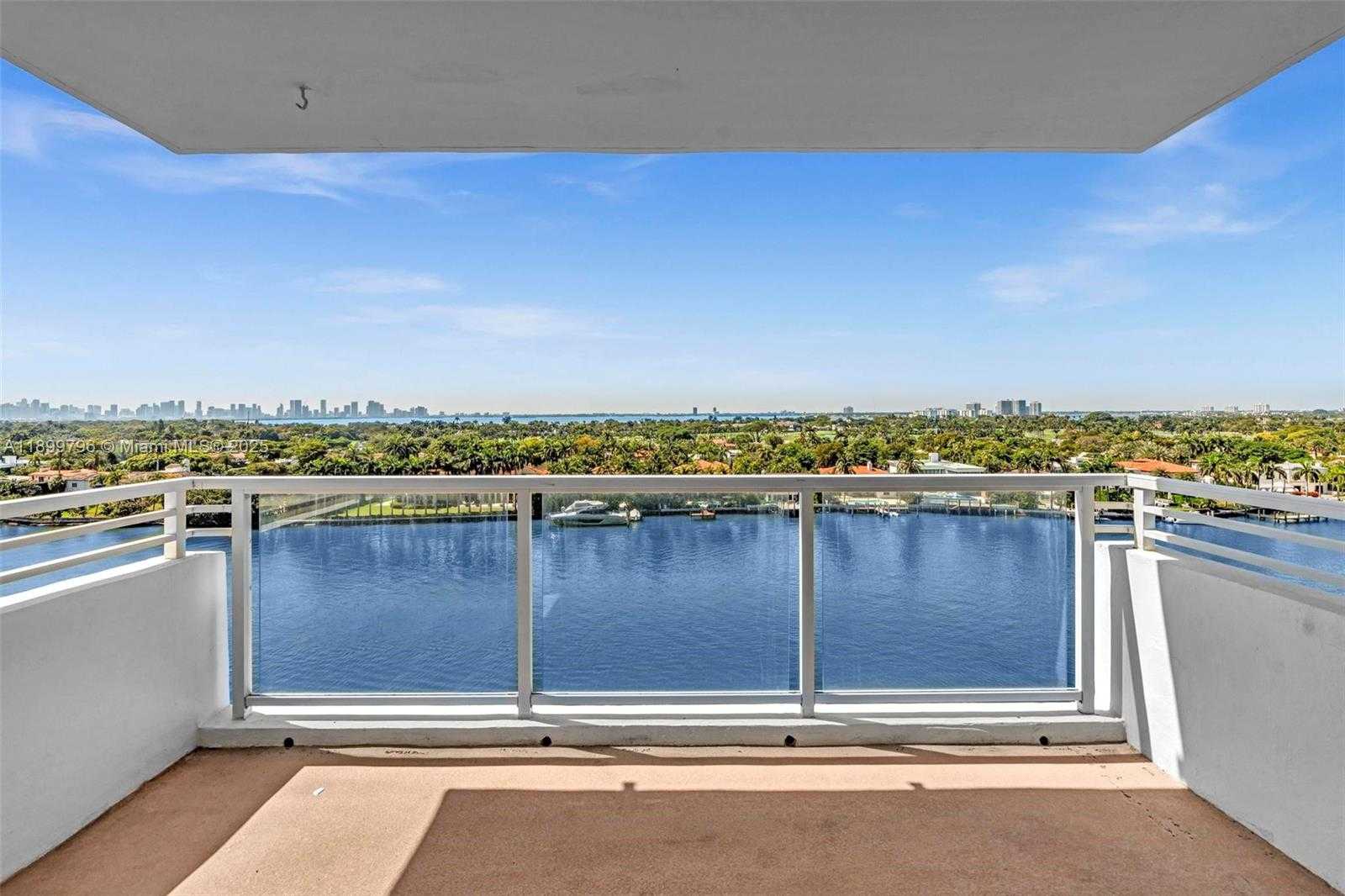 Small Image of 5600 COLLINS AVE #10J, Miami Beach Number 14
