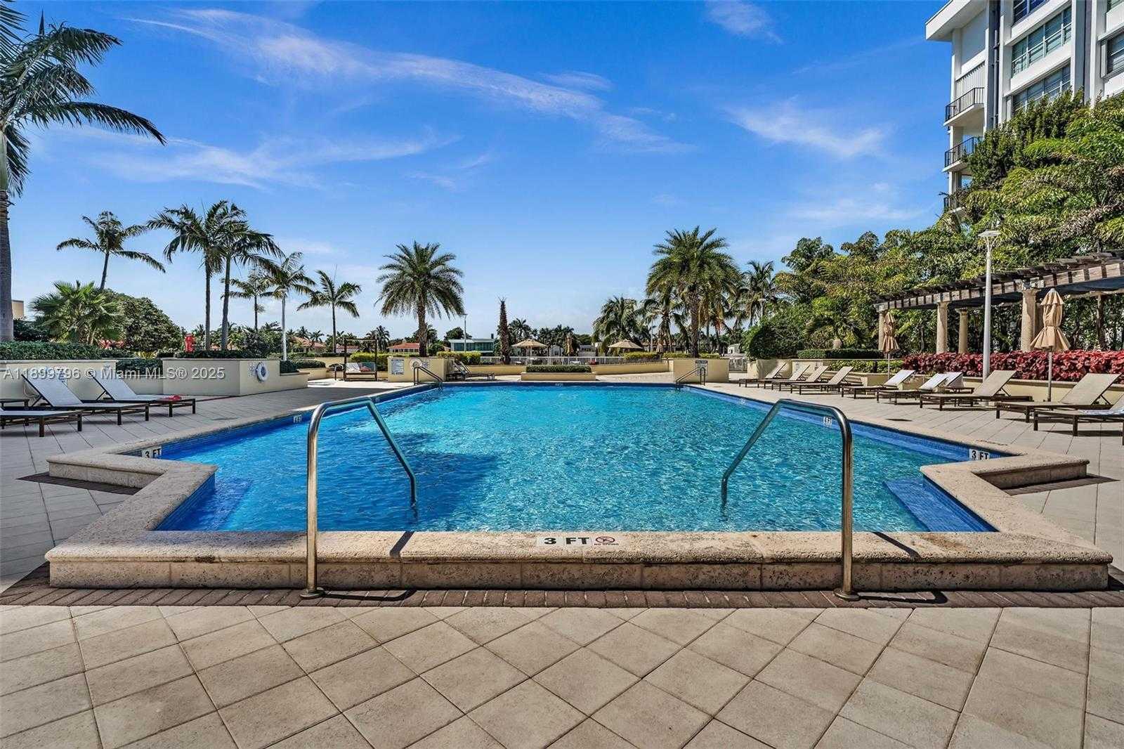 Small Image of 5600 COLLINS AVE #10J, Miami Beach Number 22