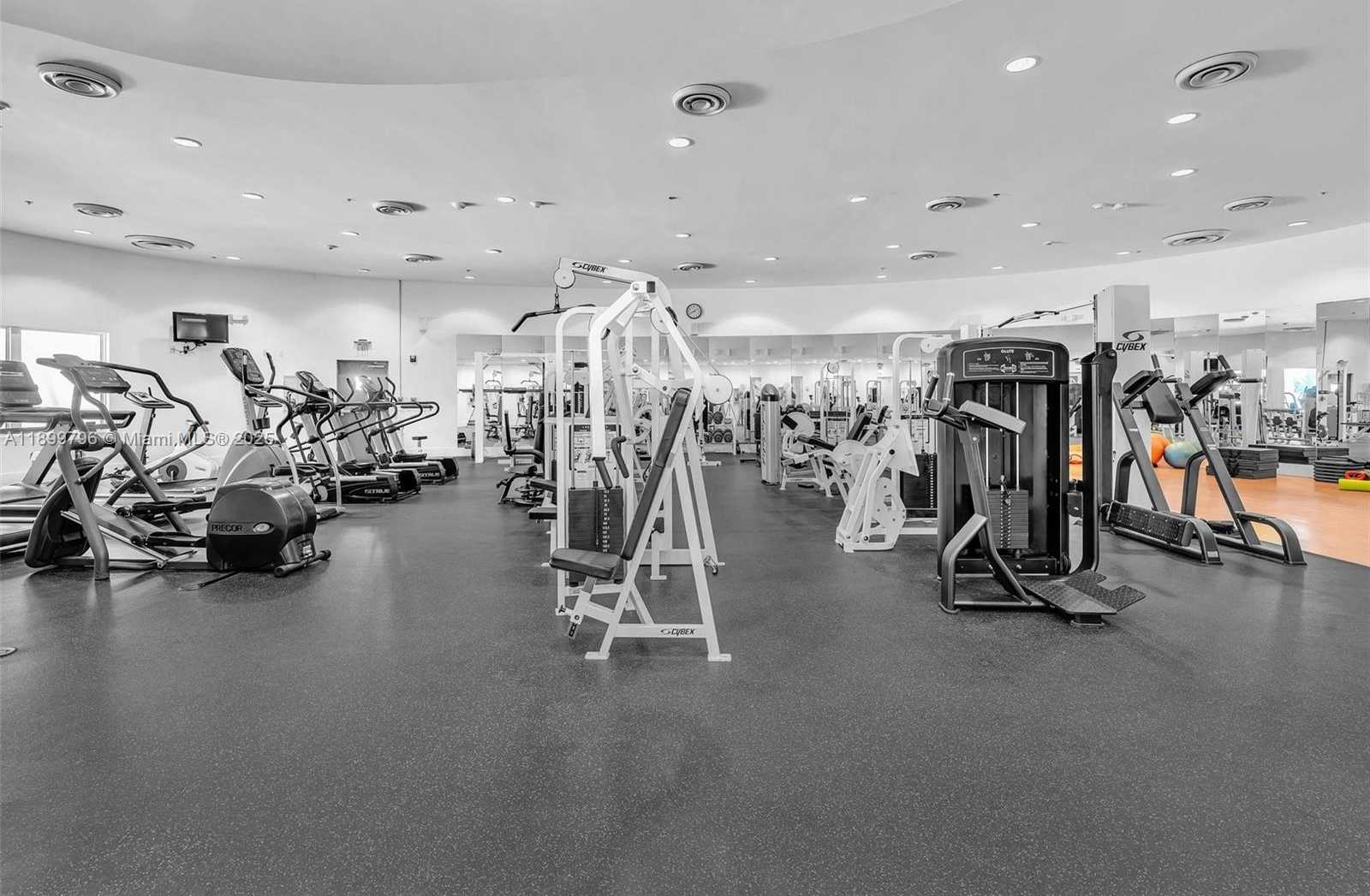 Small Image of 5600 COLLINS AVE #10J, Miami Beach Number 24
