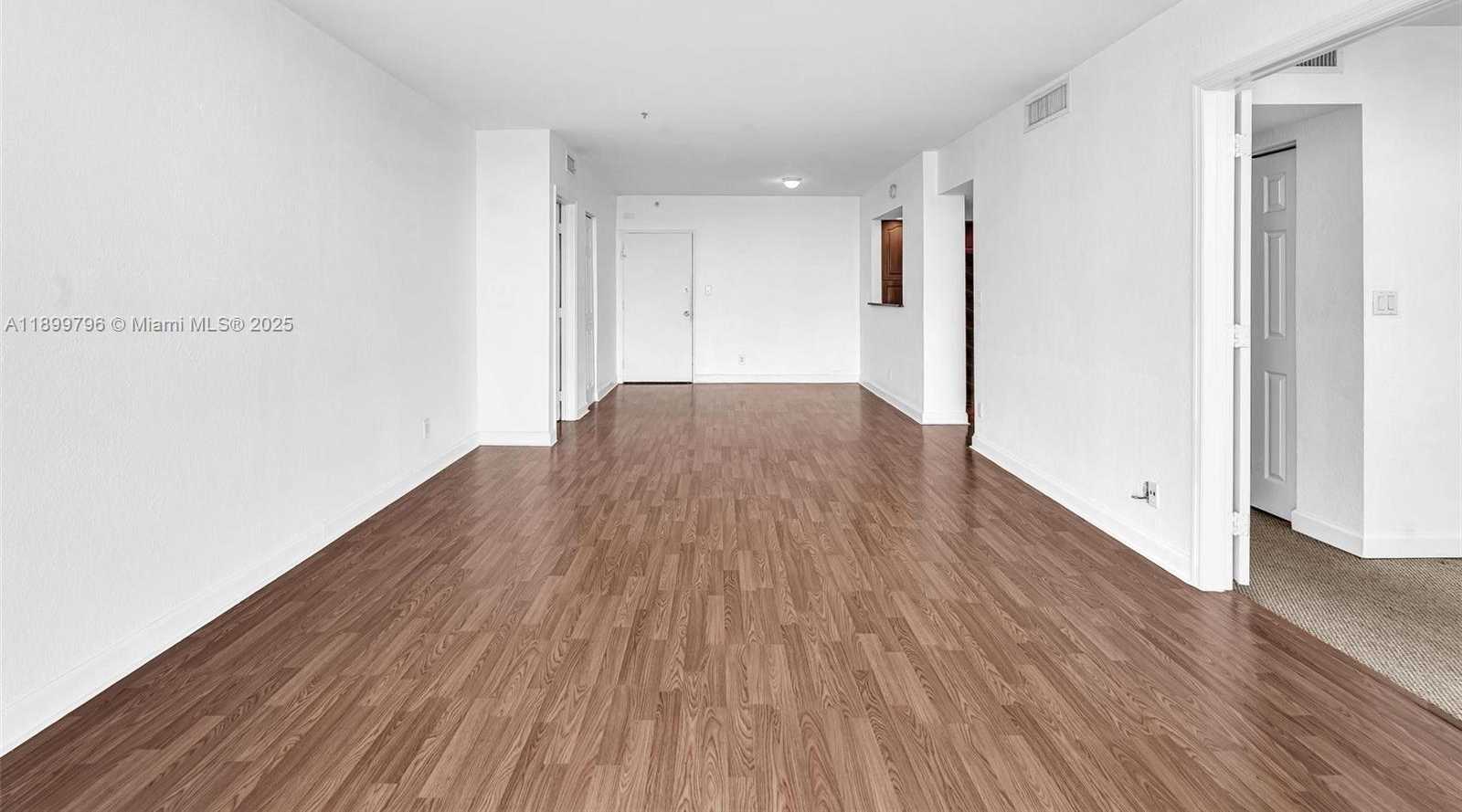 Small Image of 5600 COLLINS AVE #10J, Miami Beach Number 7