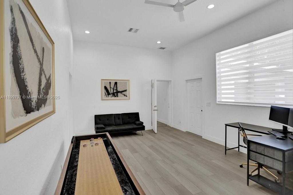 Small Image of 3152 SOUTH WEST 147TH AVE, Davie Number 33