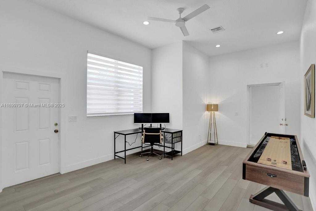 Small Image of 3152 SOUTH WEST 147TH AVE, Davie Number 34
