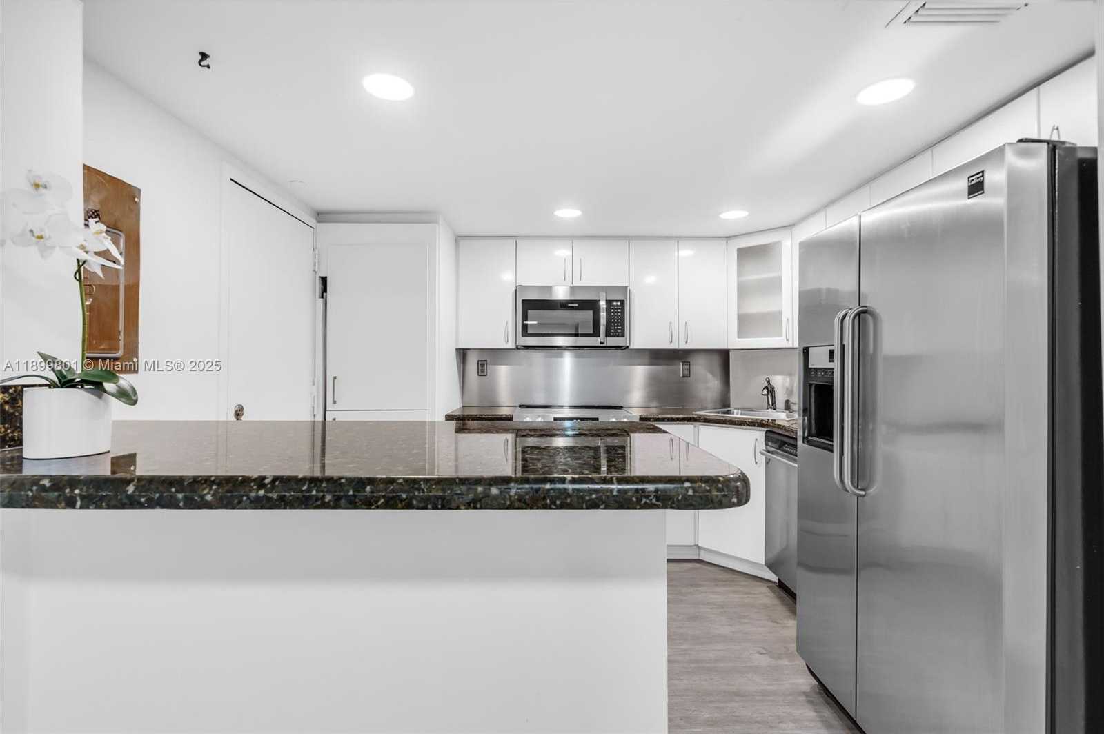 Small Image of 2333 BRICKELL AVE #PH208, Miami Number 11