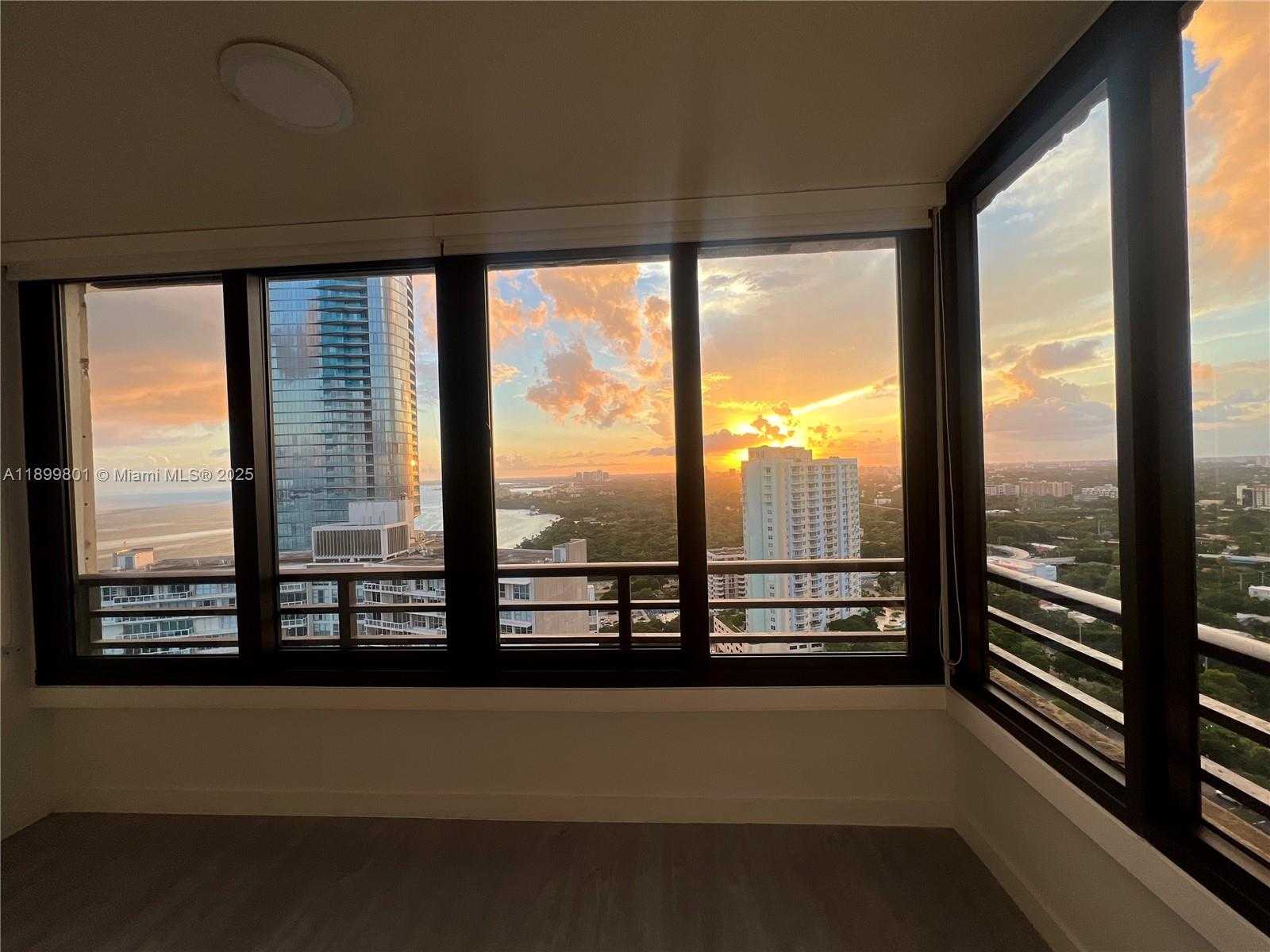 Small Image of 2333 BRICKELL AVE #PH208, Miami Number 3