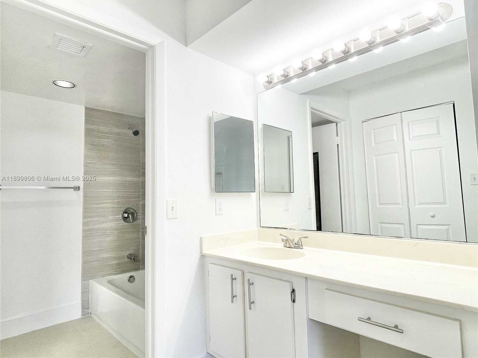 Small Image of 9420 SW 140th Ct, Miami, FL 33186, USA Number 10