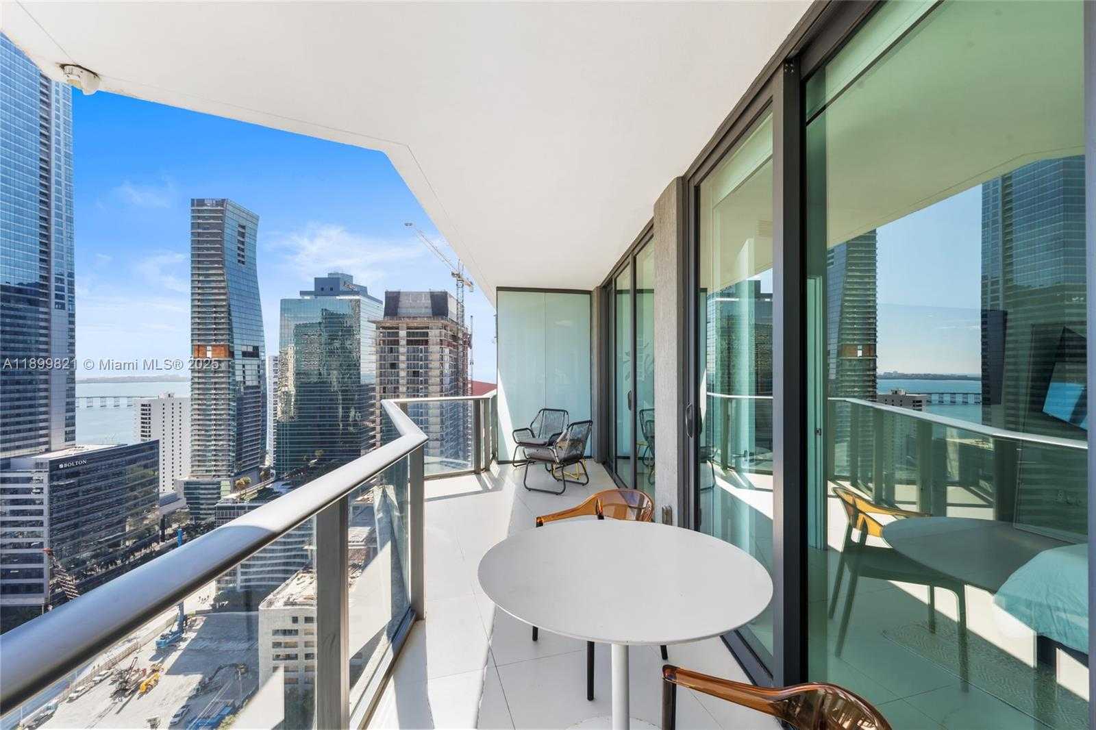 Imagen de Pequeño Objeto