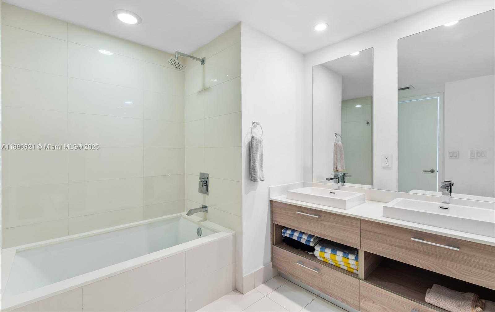 Imagen de Pequeño Objeto