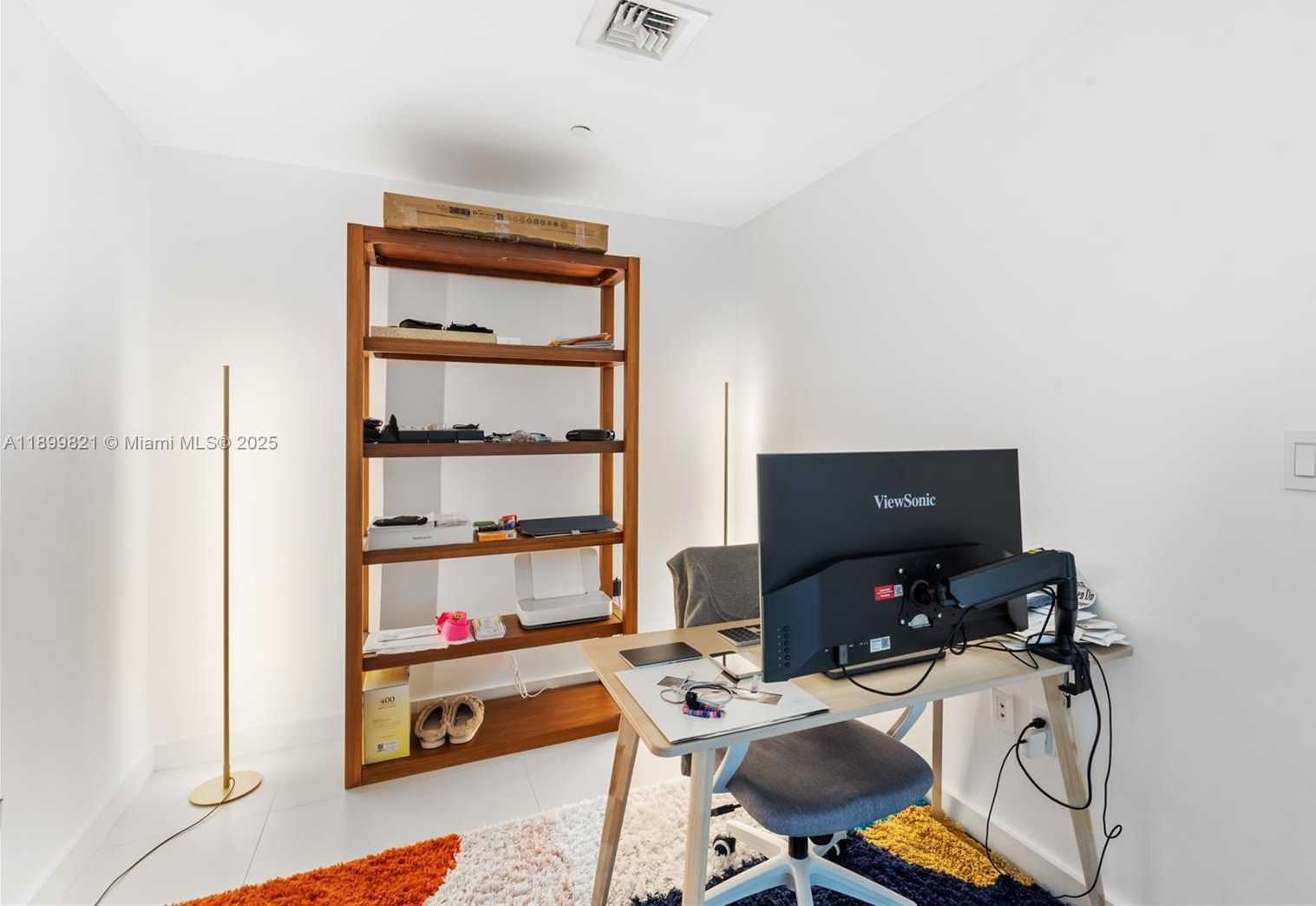 Imagen de Pequeño Objeto