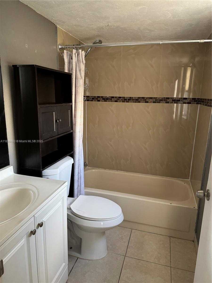 Small Image of 18266 MEDITERRANEAN BLVD #804, Hialeah Number 10
