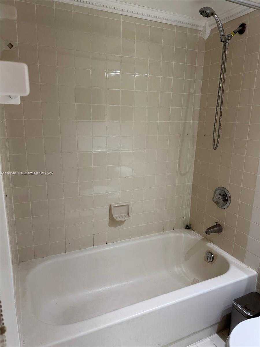 Small Image of 18266 MEDITERRANEAN BLVD #804, Hialeah Number 3