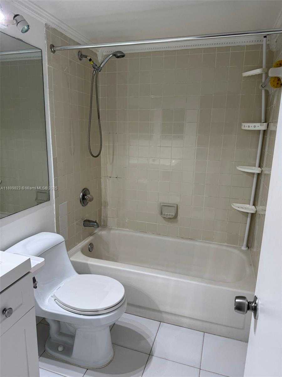 Small Image of 18266 MEDITERRANEAN BLVD #804, Hialeah Number 5