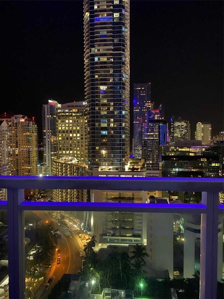 Small Image of 950 BRICKELL BAY DR #2707, Miami Number 17